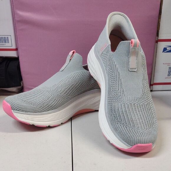 Skechers Slip On Women's 10 Sneakers - Gray and Pink - Picture 1 of 8